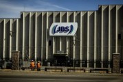 六爻番外陷入丑闻的巴西肉类巨头JBS在美上市 首日开盘报13.65美元